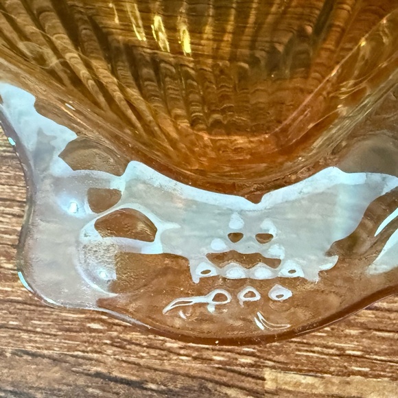 Glass Seashell Trinket/Candy Dish - Picture 9 of 9